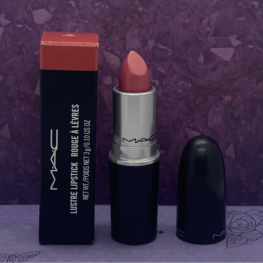 MAC Lustre Lipstick- Giddy
